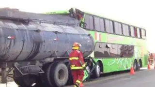 Lurín: choque entre bus y cisterna deja un muerto y al menos 18 heridos
