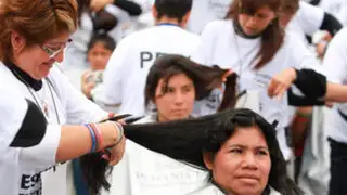Récord Guiness: Estilistas peruanos realizaron el corte de cabello más rápido