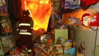 Comerciantes de galerías incendiadas en Centro de Lima no contarían con licencia