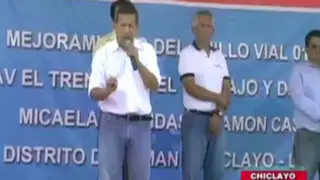 Chiclayo: Trabajadores del sector salud recibieron al presidente Ollanta con protestas