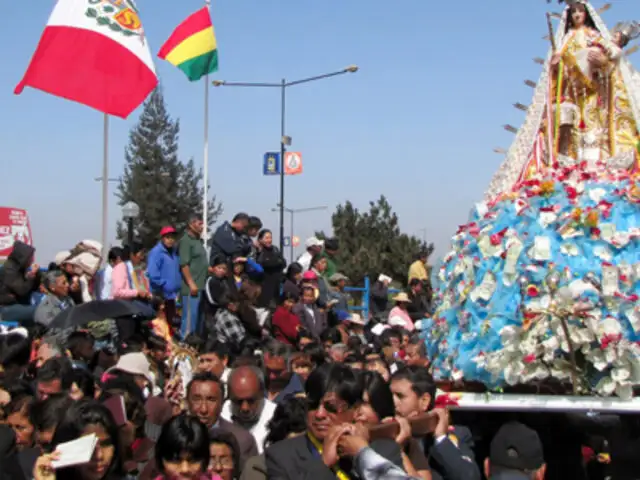 Puno: artesanos del Lago Titicaca celebran festividad de la Virgen de Copacabana