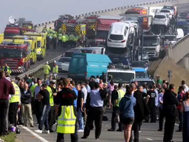 VIDEO: más de 100 vehículos chocan en puente de Reino Unido