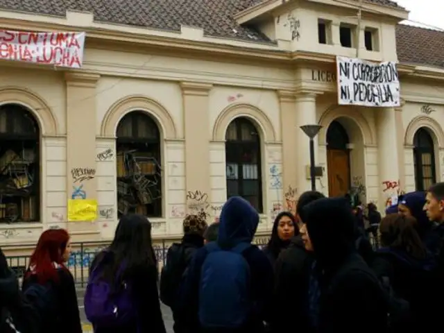 Chile: alumnos toman colegios de Santiago por los 40 años del golpe de Estado