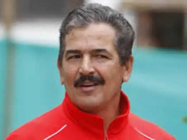 Jorge Luis Pinto: A los jugadores peruanos les gusta mucho la noche