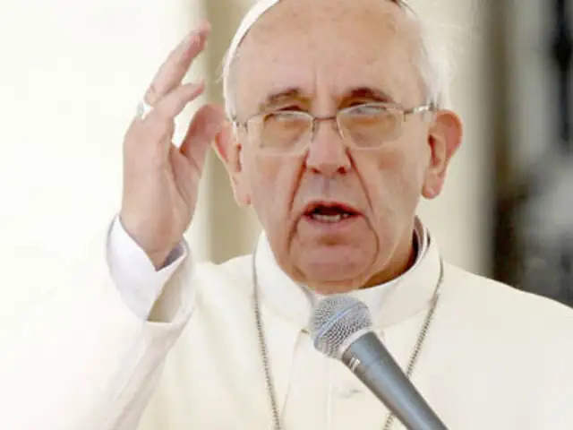 Francisco sobre homosexuales: Iglesia debe acompañar “con misericordia”
