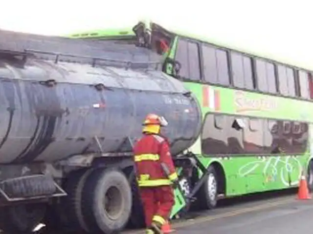 Lurín: choque entre bus y cisterna deja un muerto y al menos 18 heridos