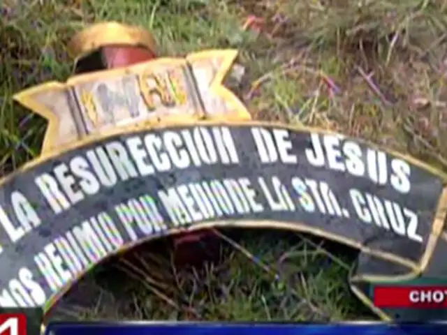 Sujetos armados y ebrios violentan capilla y destrozan réplica de la Cruz de Motupe