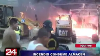 Iquitos: voraz incendio consumió un almacén de constructora 'Construkselva'