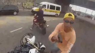 Brasil: joven graba instantes en que policía dispara al ladrón de su moto