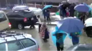 Huari: fuerte llovizna y granizada paralizan tránsito en la ciudad