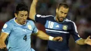 Uruguay ganó 3-2 a Argentina y disputará el repechaje ante Jordania