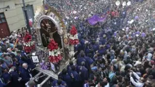 Señor de los Milagros inicia tercer recorrido por calles del Centro de Lima