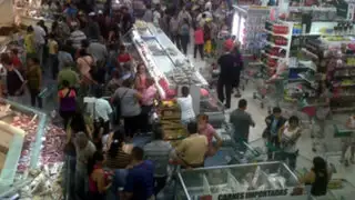 VIDEO: venezolanos vuelven a enfrentarse a golpes por alimentos en mercados