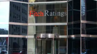 Fitch Ratings rebajó calificación crediticia de Perú de BBB+ a BBB