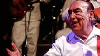 Óscar Avilés: 74 años rindiéndole homenaje al Perú a través de la música criolla
