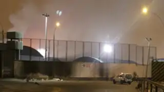 Incendio se desató en almacén del Ministerio del Interior en el Callao