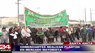 Comerciantes de Santa Anita realizan plantón pidiendo el cierre de La Parada