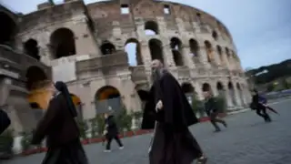 Joven sirio se prende fuego cerca al Coliseo de Roma en Italia