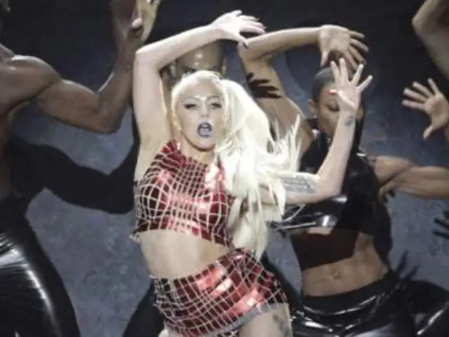 VIDEO: Lady Gaga se desnudó en una discoteca londinense