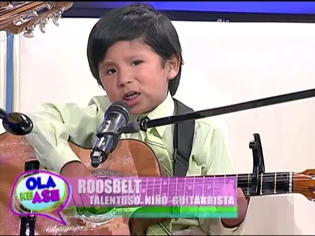 Pequeño de 5 años de edad nos muestra su gran destreza en la guitarra