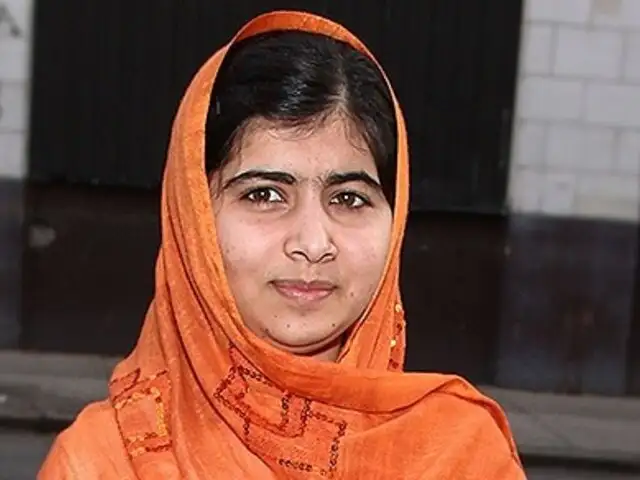 Activista pakistaní Malala Yousafzai recibió Premio Sájarov con solo 16 años