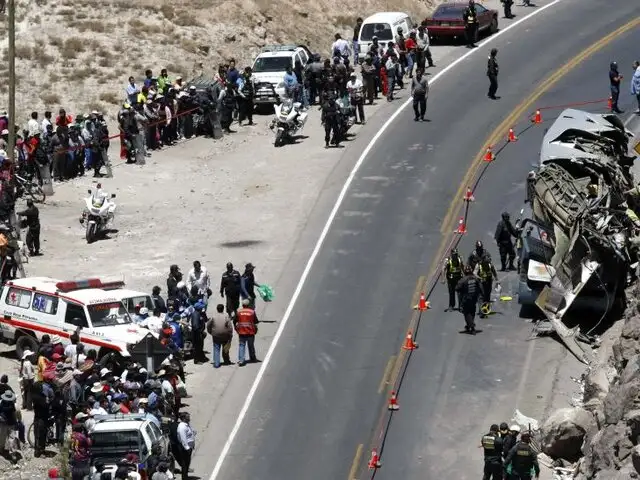 Arequipa: choque de bus interprovincial dejó 12 muertos