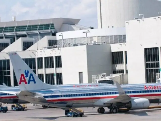 Evacuan de emergencia aeropuerto en Miami por amenaza de bomba