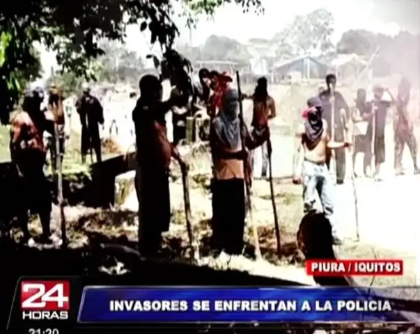 Invasores se enfrentan a la policía durante desalojos en Piura e Iquitos
