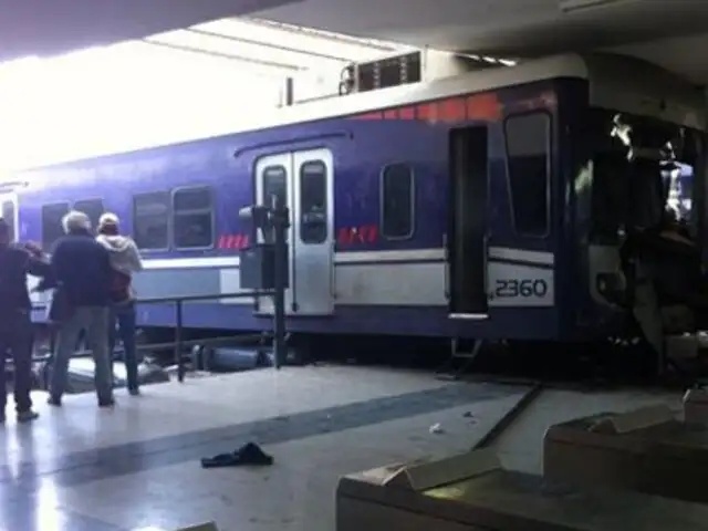 Al menos 80 heridos tras choque de tren en estación Once de Argentina