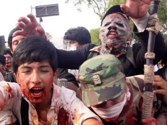Miles de ‘zombies’ invadieron las calles de Santiago de Chile
