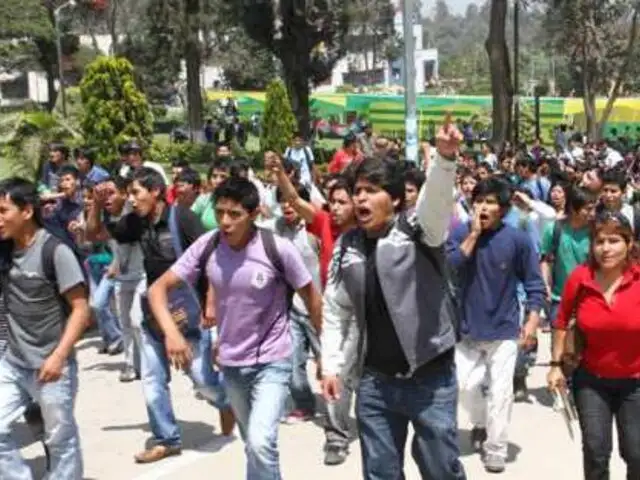 Nuevos enfrentamientos en universidad La Cantuta dejan al menos 15 heridos