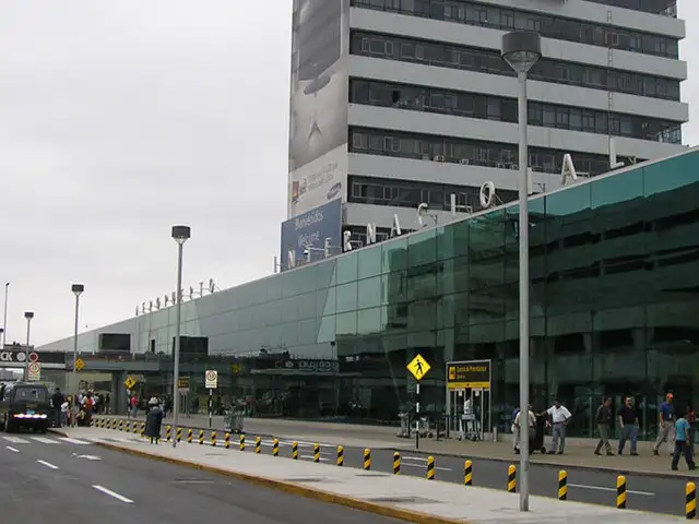 Policía Nacional releva 40 agentes del aeropuerto por casos de narcotráfico