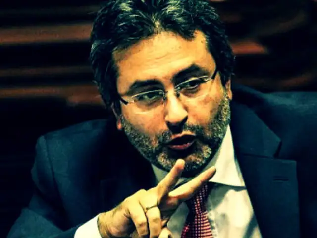 Ministro Jiménez defiende a Toledo y asegura que "el país le debe mucho"