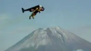 Impresionante: ‘Jetman’ sobrevoló el Monte Fuji en Japón