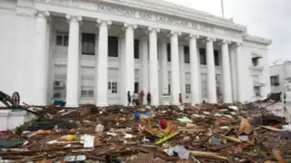 Cazador de tormentas muestra la devastación del tifón Haiyan en Filipinas