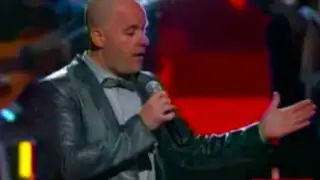 Gianmarco cantó ‘La flor de la canela’ en los Grammy Latinos