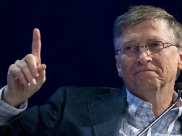 Bill Gates responde a fundador de Facebook 