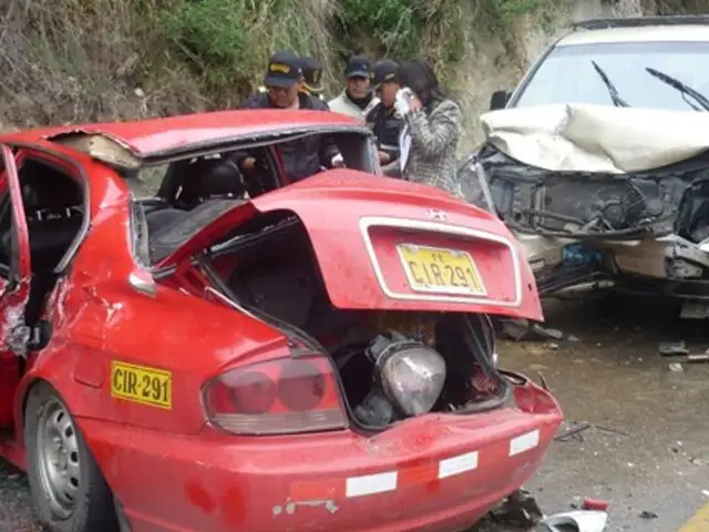 Huancayo: choque frontal deja tres muertos y ocho heridos en Carretera Central