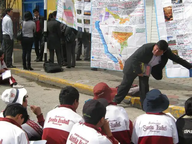 Huancayo: más de 4 mil escolares protestaron recibiendo clases en las calles