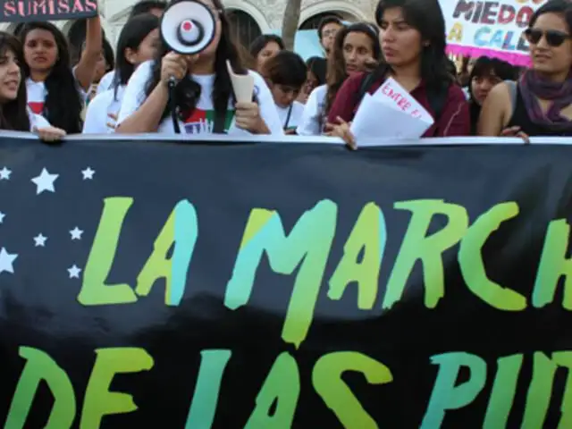 Cientos de activistas marcharon en defensa de los derechos de las mujeres
