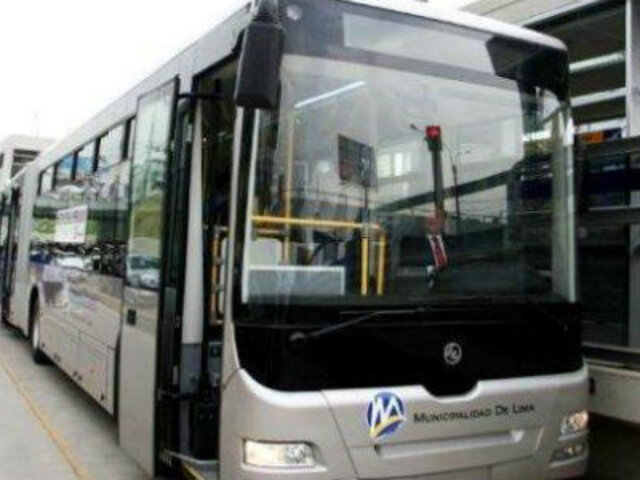 Bus de El Metropolitano atropelló a un hombre en el Centro de Lima