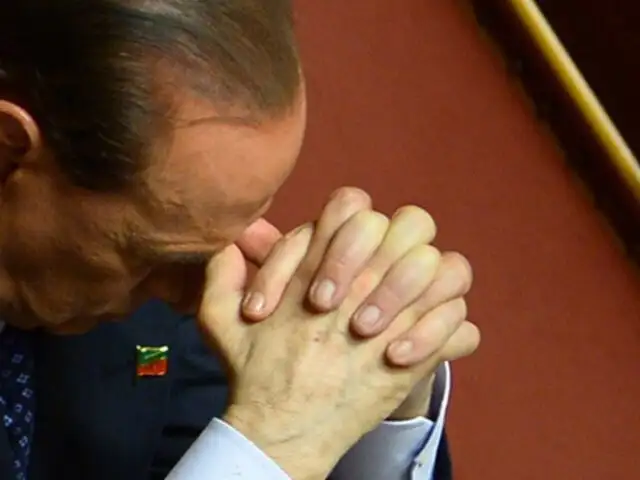 Parlamento italiano aprobó moción de expulsión contra Silvio Berlusconi