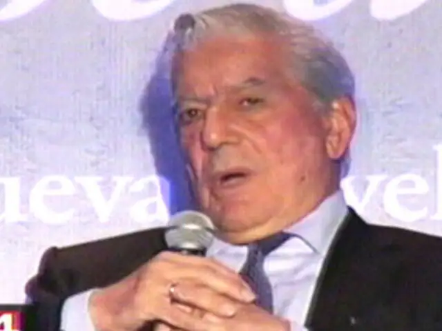 Mario Vargas Llosa presentó su libro 'El héroe discreto' en México