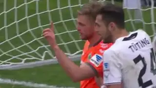 VIDEO: futbolista alemán anota gol con la mano y pide que lo anulen