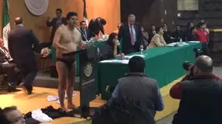 VIDEO: diputado mexicano se desnudó en plena audiencia por reforma energética