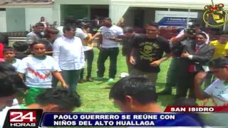 Paolo Guerrero se reunió con hijos de ex cocaleros del Alto Huallaga