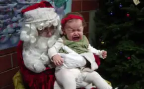 FOTOS: a veces, el simpático Papá Noel es terrorífico para los niños...