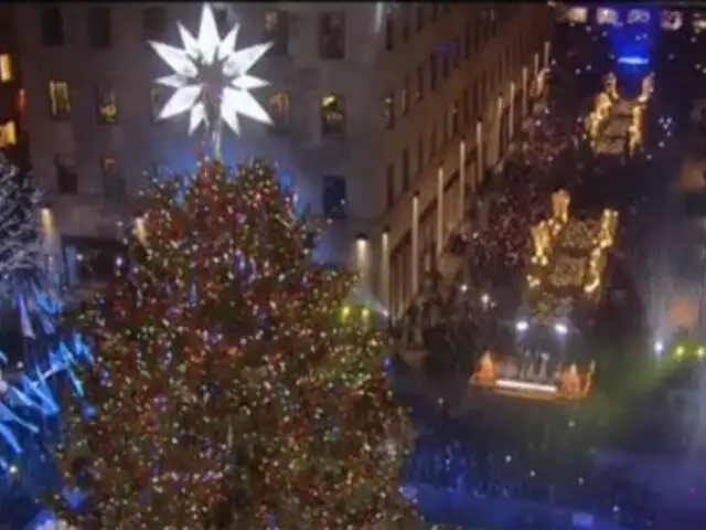 VIDEO: Árbol de Navidad en el Rockefeller Center encendió sus 45,000 luces