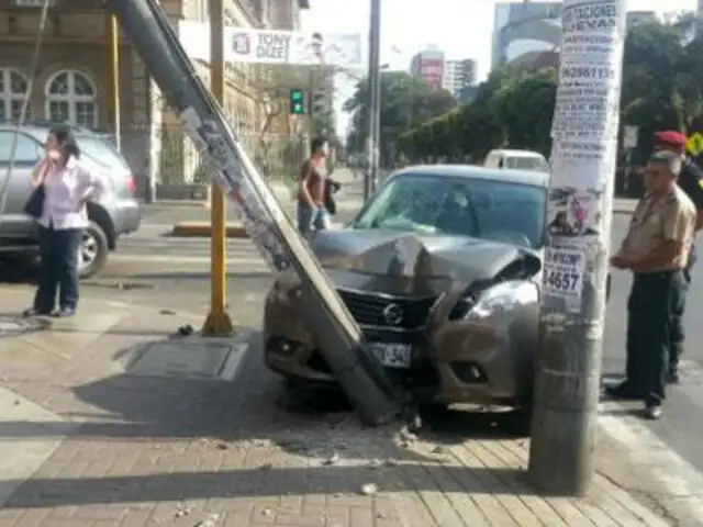 FOTOS: Violento accidente de tránsito se registró  en el Cercado de Lima