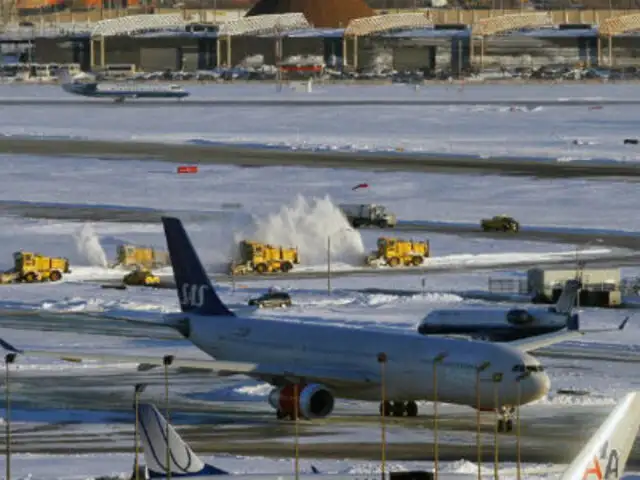EEUU: cancelan más de 5 mil vuelos ante amenaza de tormenta de nieve